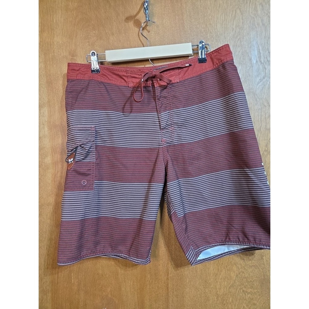 RVCA‎ Boardshorts 34 Red Striped Classic Non-Stretch Surf Swim Trunks Graphic